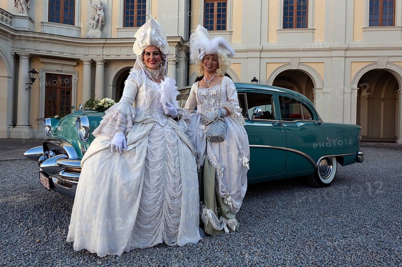 Costume wearers at the Venetian Fair, historical costume, in the castle courtyard, Ludwigsburg, Baden-Württemberg, Germany, Europe