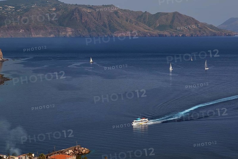 Jetty, hydrofoil, hydrofoil, sailboats, Lipari, Rinella, south coast, Salina, Aeolian Islands, Sicily, Italy, Europe