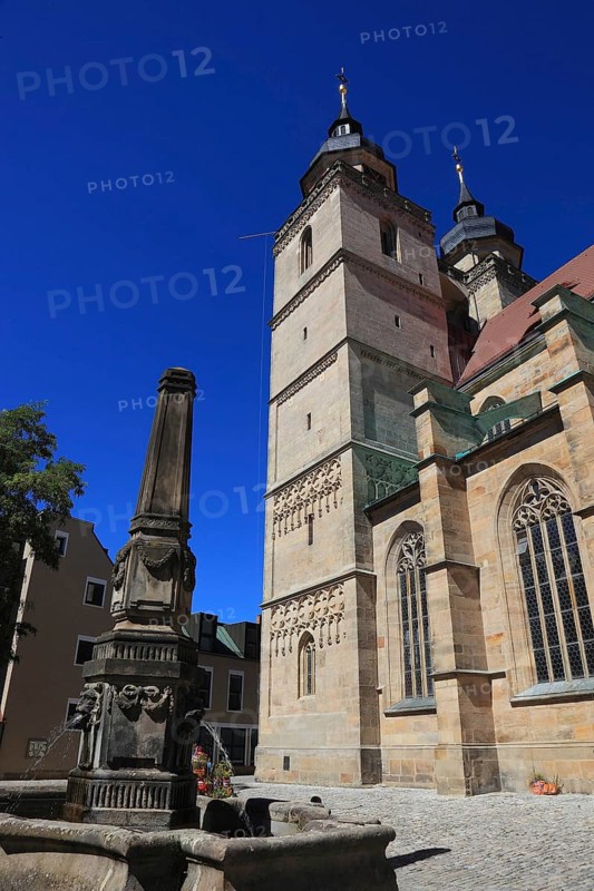 The city church, Holy Trinity, and the obelisk fountain in the city centre, Bayreuth, Upper Franconia, Bavaria, Germany, Europe