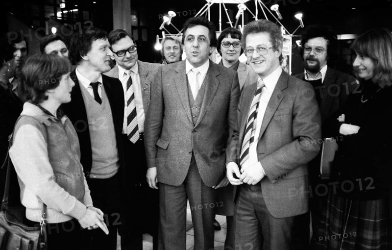 The visit of the Chairman of the FDJ of the GDR, Egon Krenz, to Bonn on 21 March 1980. Karsten Voigt, Egon Krenz, Gerhard Schroeder, N.N. Front from right, Germany, Europe