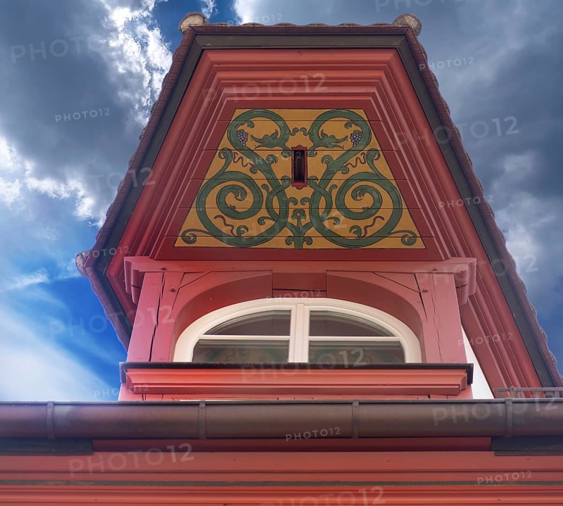 Historic lift bay window on a residential building in the old town, Weißgerbergasse 29, Nuremberg, Middle Franconia, Bavaria, Germany, Europe