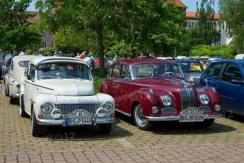 Two vintage cars, one red and one white, parked next to each other, vintage car, Volvo PV 544, 1964, and BMW 502, 2600 L, 1962, Lower Saxony, Germany, Europe