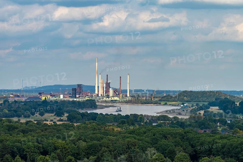 View from the Rheinpreußen spoil tip to the industry on the Rhine near Duisburg, Moers, North Rhine-Westphalia, Germany, Europe