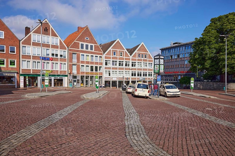 Horse market with bus stops, taxi rank, Commerzbank and Subway branch in Stade, Hanseatic city, district of Stade, Lower Saxony, Germany, Europe