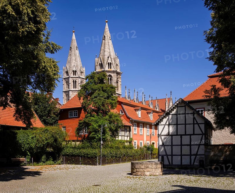 The Divi Blasii Church is a three-nave, cruciform hall church on the Untermarkt square in the town of Mühlhausen in Thuringia. The elaborately designed façade with tracery, pinnacles and a wheel window on the north side is located on an old trade route, Divi Blasii Church, Mühlhausen, Thuringia, Germany, Europe