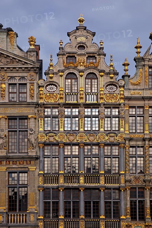 Baroque façade of the guild house Le Sac, guild of carpenters, joiners and coopers, Grand-Place, Grote Markt, Brussels, Belgium, Europe