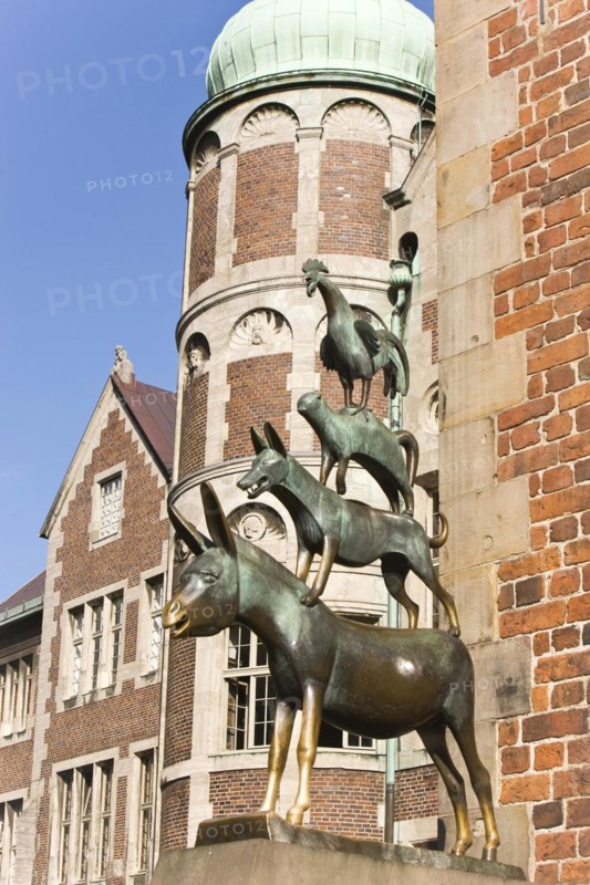 Bremen Town Musicians, bronze statue, artist Gerhard Marcks from 1953, Bremen, Germany, Europe