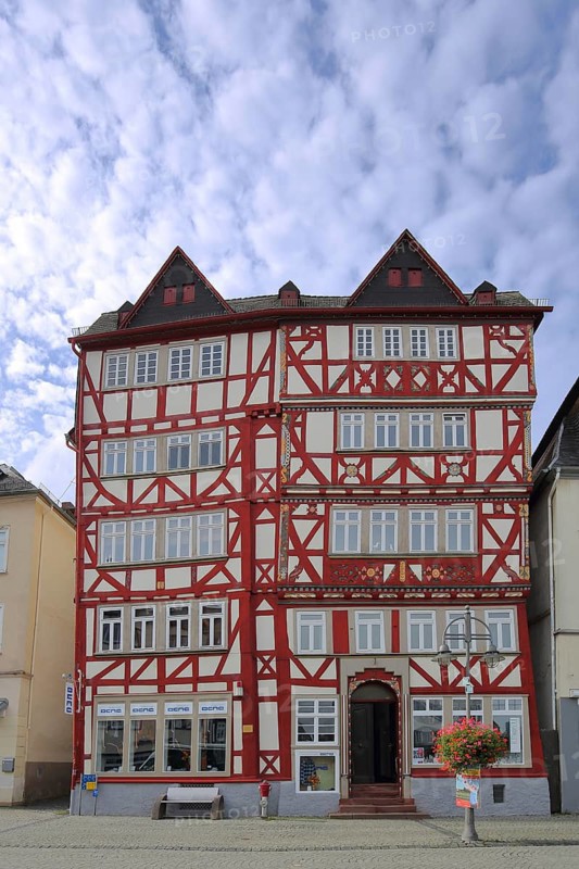 Half-timbered house Alte Post built in 1676, market square, Butzbach, Wetterau, Hesse, Germany, Europe