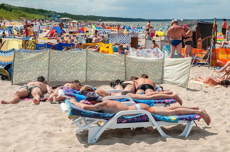 Sunbathers on the beach in Miedzyzdroje, Western Pomerania, Baltic Sea, Poland, East Europe, Europe