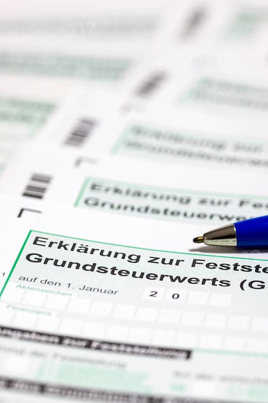 Declaration of property tax value, property tax, tax return, tax office, forms, pens