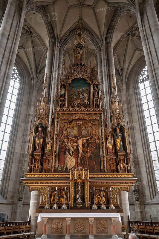 High altar, completed in 1642, replaced by neo-Gothic carvings in 1856, late Gothic hall church of St George, Dinkelsbühl, Bavaria, Germany, Europe