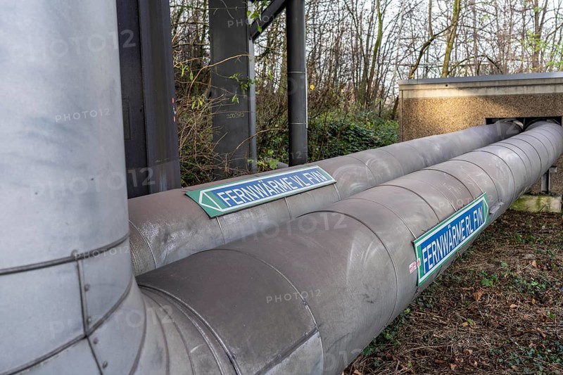 Pipelines for district heating, at the Thyssenkrupp Steel site in Duisburg Marxloh, waste heat from steel production is fed into the district heating network of the Niederrhein-Duisburg district heating association, the FVN supplies over 40, 000 households in the Lower Rhine region with district heating, North Rhine-Westphalia, Germany, Europe