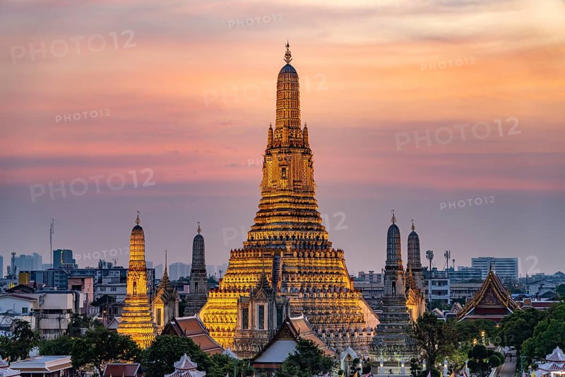 The Buddhist temple Wat Arun or Temple of Dawn and the Chao-Phraya River at dusk, Bangkok, Thailand, Asia