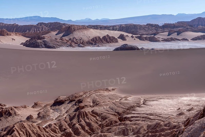 Side view of the Duna Mayor dune, in the Valle de la Luna, San Pedro de Atacama, San Pedro de Atacama, Región de Antofagasta, Chile, South America