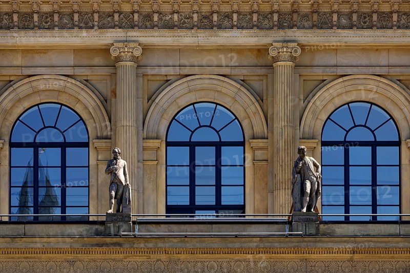 Opera House, detail with the statues of Goethe and Mozart, Hanover, Lower Saxony, Germany, Europe