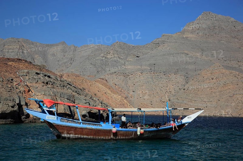 Dhow in the bays of Musandam, Shimm Strait, in the Omani enclave of Musandam, Oman, Asia