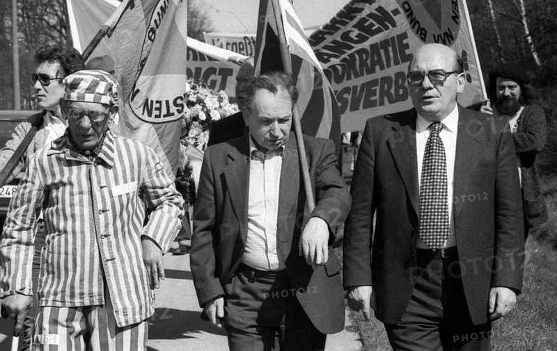 In memory of the 68 victims of the Gestapo who were shot in the Wenzelberg gorge on 13.04.1945, Nazi victims and anti-fascists demonstrated in Solingen, Germany on 13.04.1980