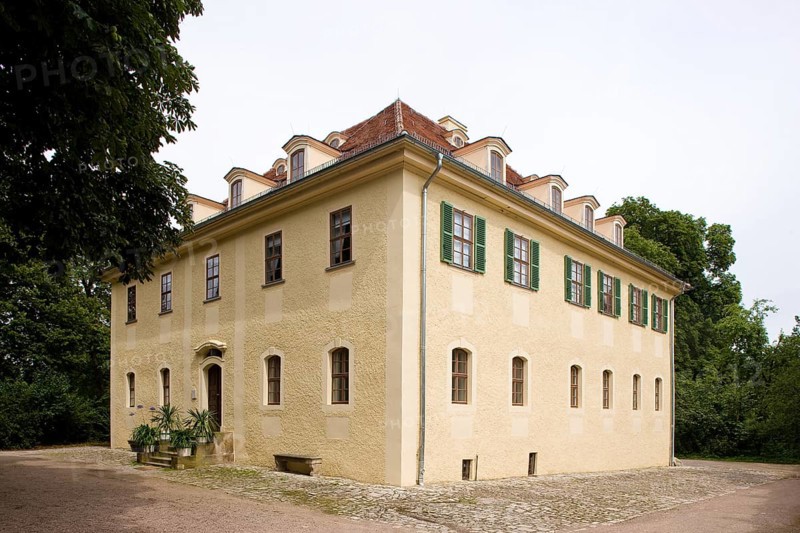 Tiefurt is the former place of the muses of Weimar court society. From 1781, the rural estate was the summer residence of Duchess Anna Amalia of Saxe-Weimar and Eisenach