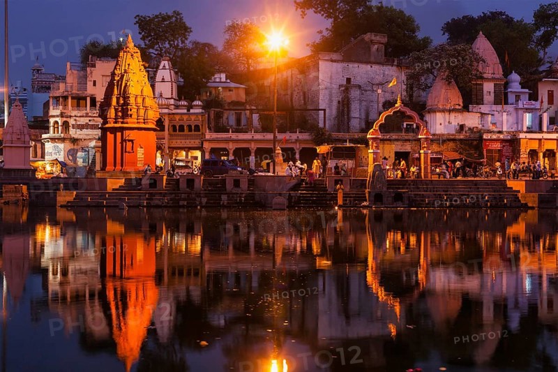 UJJAIN, INDIA, APRIL 23, 2011: Ghats of holy Kshipra river in Ujjain, Madhya Pradesh, India in the evening