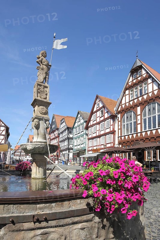 Half-timbered houses with market fountain, Rolandsbrunnen, market square, Fritzlar, Hesse, Germany, Europe