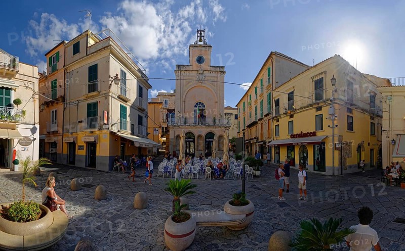 Centre of the medieval old town of Tropea, Piazza Ercole, Tropea, Vibo Valentia, Calabria, Southern Italy, Italy, Europe