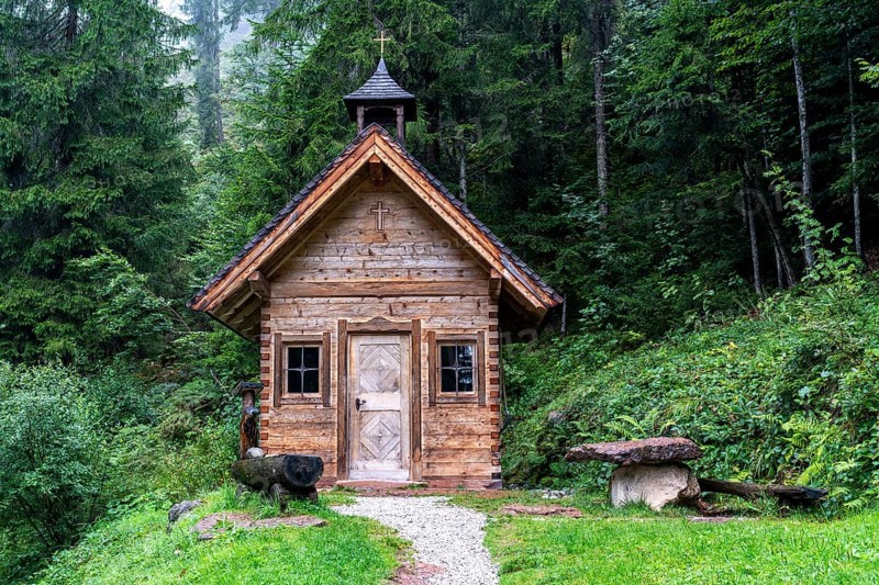 Wooden chapel at the Hüttling hiking car park, Going am Wilden Kaiser, Tyrol, Kufstein, Wilder Kaiser, Austria, Europe