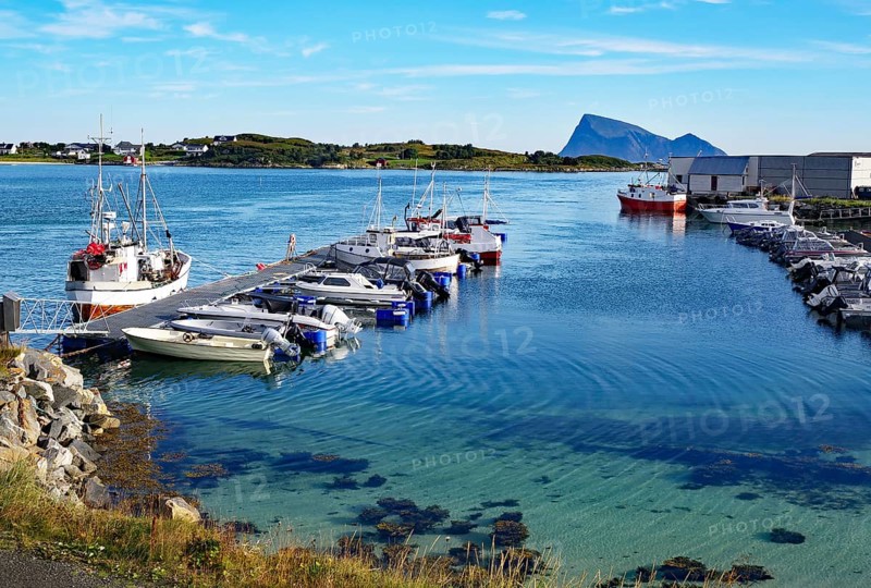 Crystal clear bays and sandy beaches on Sommarøy, small pleasure boats and fishing boats, summer, holiday, Troms og Finnmark, Norway, Europe