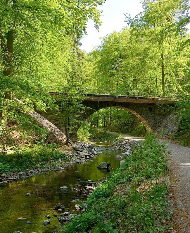 Rabenauer Grund, after the severe damage caused by the floods of 2002, the popular narrow-gauge railway runs again through the Rabenauer Grund, from Freital Hainsberg via Rabenau, Dippoldiswalde, to Kipsdorf