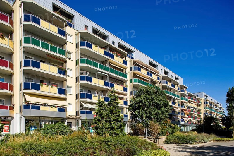 Riesa is a medium-sized town in the Saxon district of Meißen with 34, 777 inhabitants. It covers an area of 58.84 km² and lies on the left bank of the Elbe. The town became famous for its steel industry and as a sports town