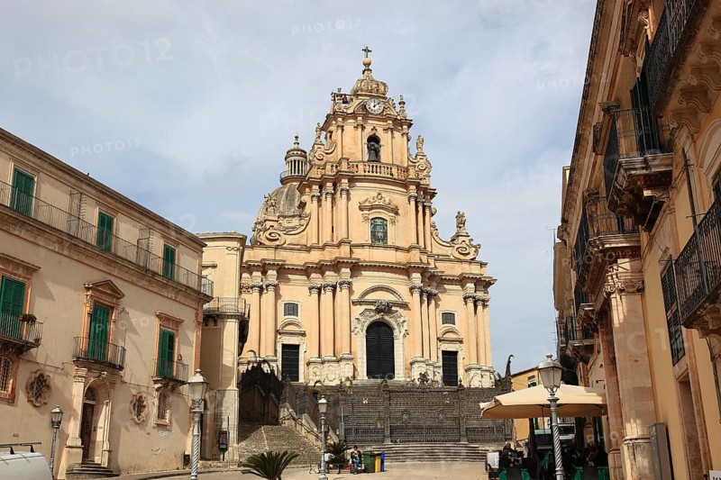 Old Town of Ragusa, the Collegiate Church of San Giorgio or Cathedral of Saint George in the late Baroque district of Ragusa Ibla, Unesco World Heritage Site, Sicily, Italy, Europe