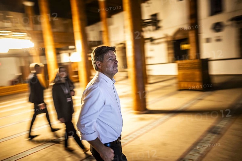 Trip by Federal Minister of Economics and Vice-Chancellor Robert Habeck to Ankara from 25-27 October 2023 Visit to the old town and a mosque on 26 October 2023, Ankara, Turkey, Asia