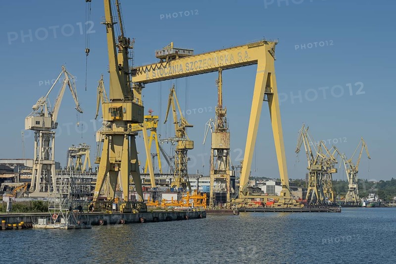 Cranes, old shipyard Stocznia Szczecinska Wulkan, Szczecin, West Pomeranian Voivodeship, Poland, Europe