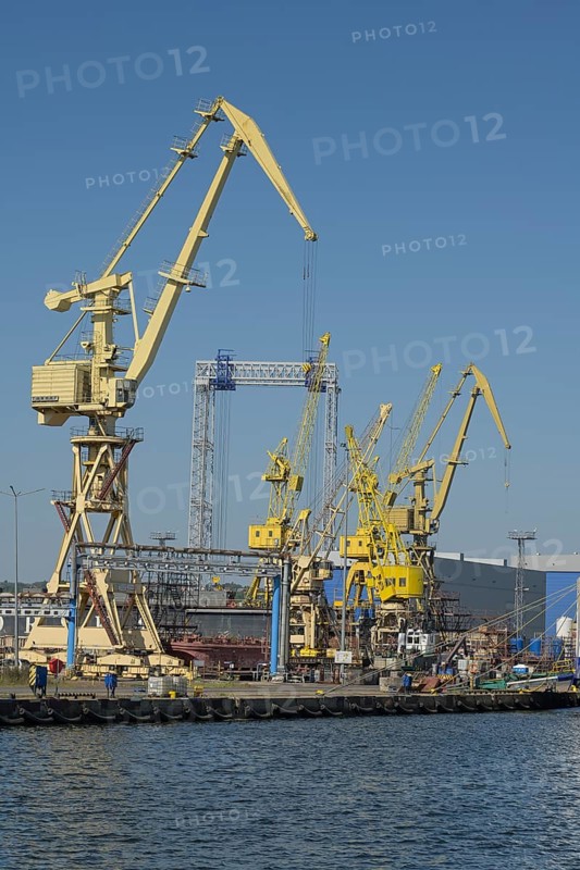 Cranes, old shipyard Stocznia Szczecinska Wulkan, Szczecin, West Pomeranian Voivodeship, Poland, Europe