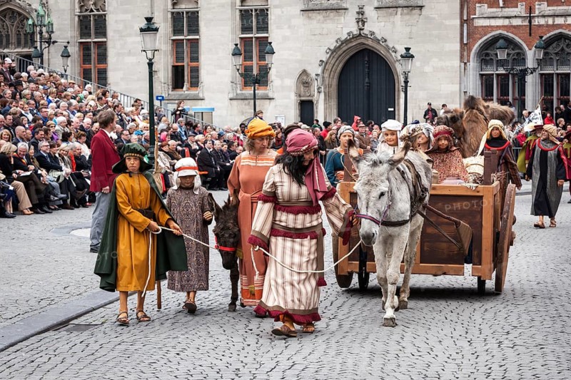 BRUGES, BELGIUM, MAY 17: Annual Procession of the Holy Blood on Ascension Day. Locals perform an historical reenactment and dramatizations of Biblical events. May 17, 2012 in Bruges (Brugge), Belgium, Europe