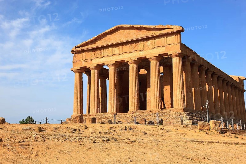 In the Parco Valle dei Templi di Agrigento, Unesco World Heritage Site, remains of the ancient city of Akragas in the Valley of the Temples of Agrigento, the Temple of Concordia, Sicily, Italy, Europe