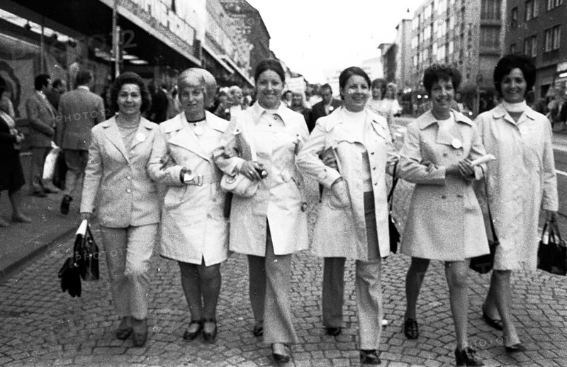 With sometimes original slogans, members and supporters of IG Textil und Bekleidung demonstrated for their interests in Moenchen-Gladbach on 15 June 1971
