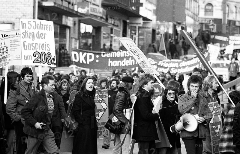 DKP supporters and functionaries demonstrated for a price freeze of communal and general prices on 18.01.1975 in Solingen, Germany, Europe