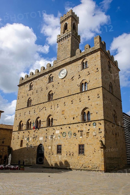 Historical building from the Middle Ages Palazzo dei Priori Town Hall of Volterra built in 1208, 13th century, Volterra, Tuscany, Italy, Europe