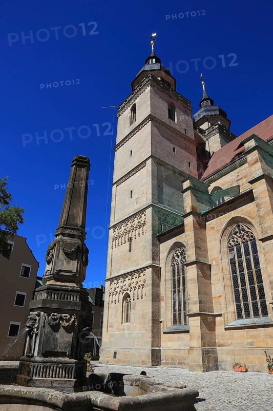 The city church, Holy Trinity, and the obelisk fountain in the city centre, Bayreuth, Upper Franconia, Bavaria, Germany, Europe