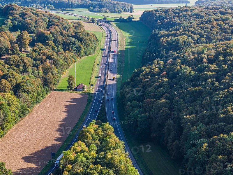 A8 motorway near Hohenstadt in the Swabian Alb. The two directional carriageways separate here. For topographical reasons, the Albaufstieg and Albabstieg are routed through two parallel valleys, drone photo, Hohenstadt, Baden-Württemberg, Germany, Europe