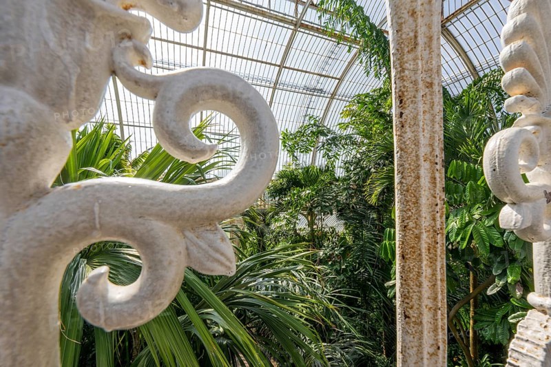 Railings, Palm House, oldest Victorian greenhouse in the world, Royal Botanic Gardens, Kew, London, England, Great Britain