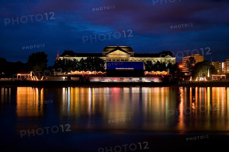 Film nights on the Elbe