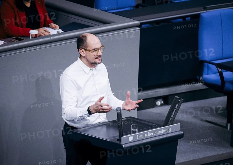 Janosch Dahmen, Buendnis 90 Die Gruenen, aufgenommen im Rahmen einer Rede zur 144. Sitzung des 20. Deutschen Bundestages in Berlin, 14.12.2023. Berlin, 14.12.2023