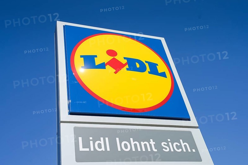 Logo Lidl supermarket, Berlin, Germany, Europe