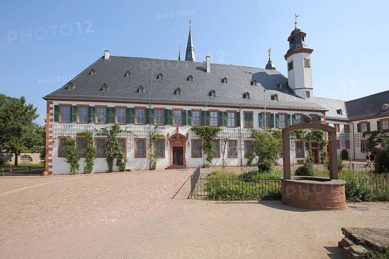 Building in the monastery complex with draw well, Seligenstadt, Main, Hesse, Germany, Europe