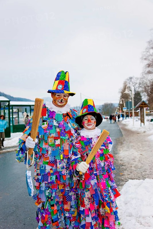 The traditional carnival parade in Bad Schandau marks the end of the boatmen's carnival parades in Saxon Switzerland. The Flecklmänner and large replicas of the Elbe steamers are a local speciality