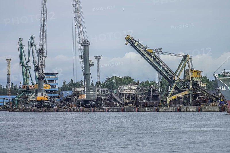 Loading cranes, coal loading, Swine River, Swinoujscie harbour, West Pomeranian Voivodeship, Poland, Europe