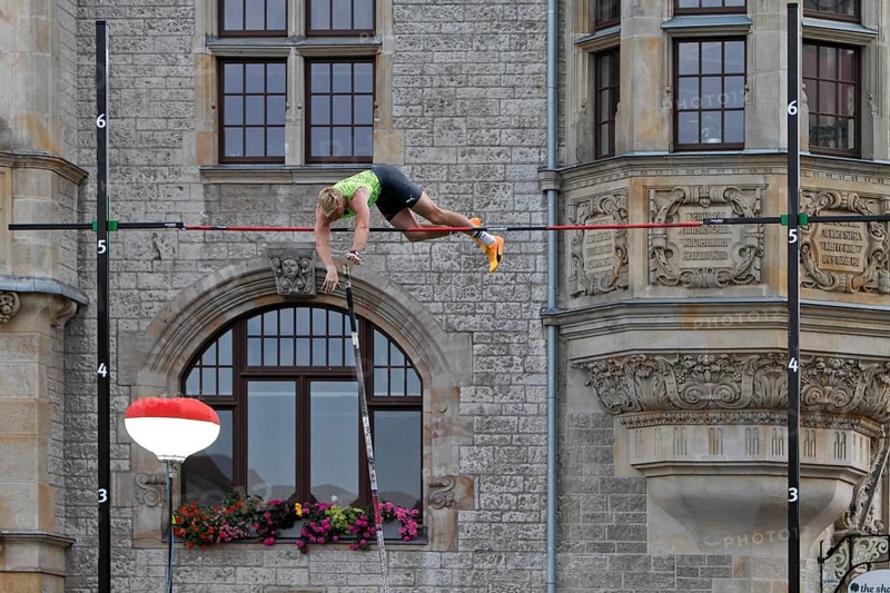 International Pole Vault Meeting in Dessau-Roßlau on 13/09/2022, pole vaulter crossing the bar, Dessau-Roßlau, Saxony-Anhalt, Germany, Europe