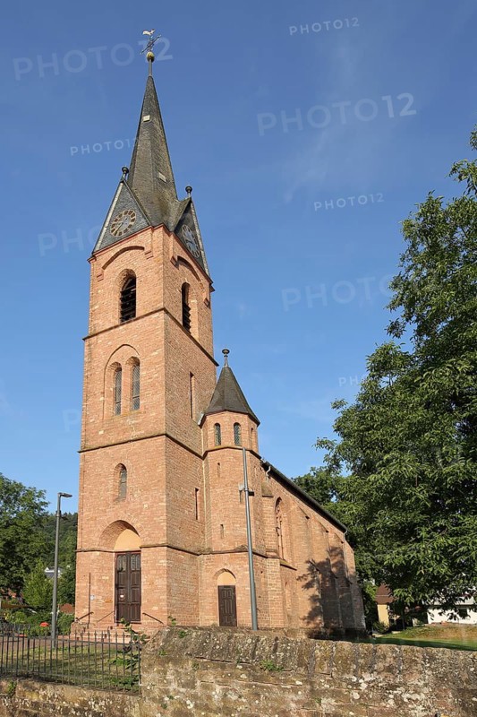 Neo-Gothic Protestant Church in Hirschhorn, Neckar, Neckar Valley, Odenwald, Hesse, Germany, Europe