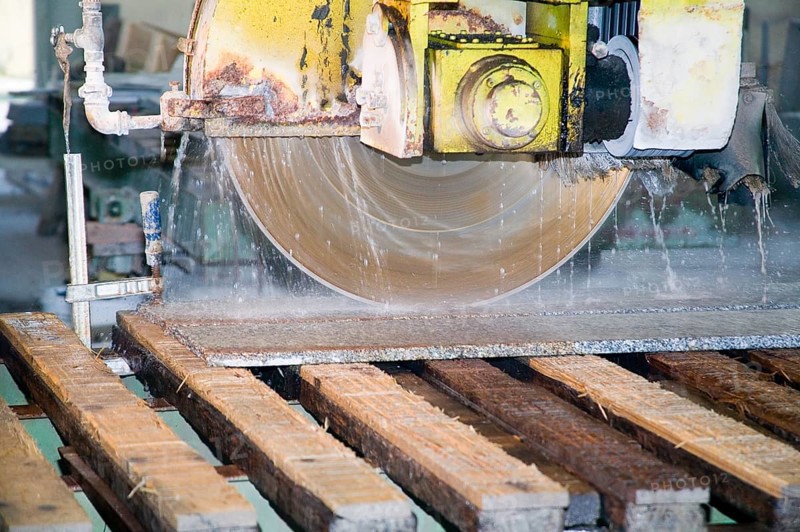 Demitz-Thumitz large quarry. The crushed granite is used to produce block steps, floor coverings, cover plates, window sills, solid work, paving and columns. Granite saw